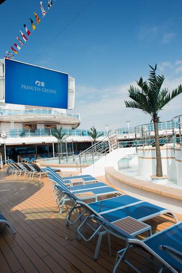 Princess Cruises Coral Class Interior lido 4.jpg